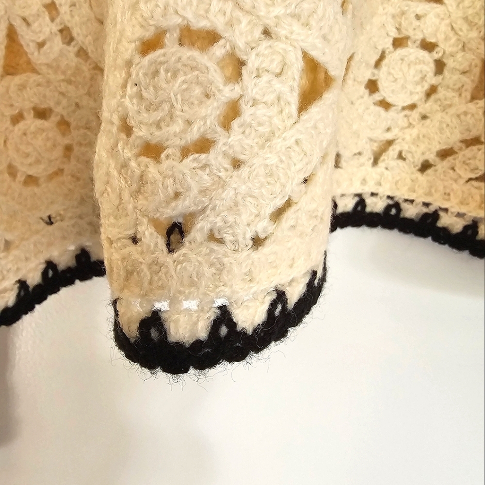 CAPRI Crochet Open Knit Long Sleeve Cream Color Sweater Size Large - Picture 4 of 7